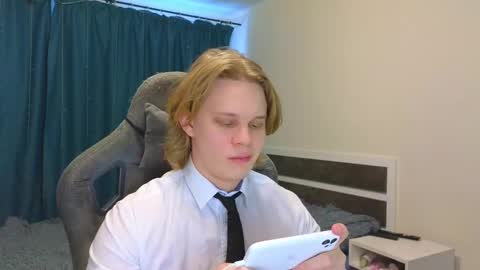 Mickey online show from 03/10/25, 03:34