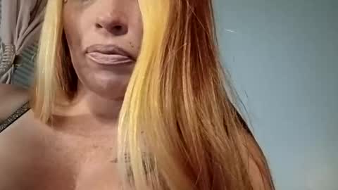 meowzers777 online show from 04/22/26, 04:48