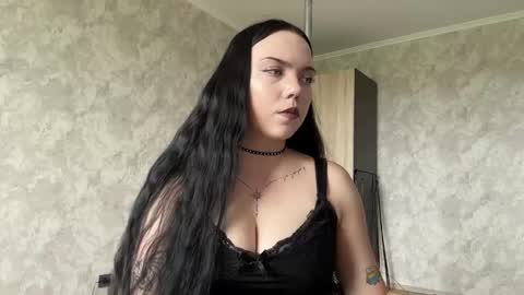 Snapshot of mercedezkilburn chatting on 05/12/26, 11:07 Alice online show from 05/12/26, 11:07