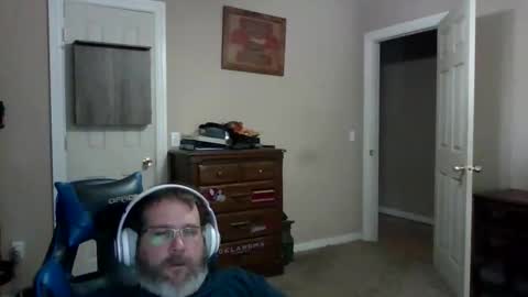 Snapshot of mercer1977 chatting on 01/05/26, 05:27 mercer1977 online show from 01/05/26, 05:27