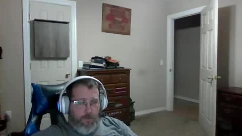 Snapshot of mercer1977 chatting on 01/19/26, 02:21 mercer1977 online show from 01/19/26, 02:21
