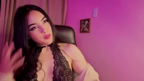 Snapshot of meredith_spencer chatting on 02/05/26, 02:27 meredith_spencer online show from 02/05/26, 02:27