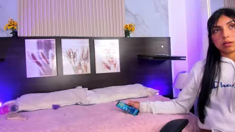 Snapshot of meredith_spencer chatting on 02/20/26, 06:26 meredith_spencer online show from 02/20/26, 06:26