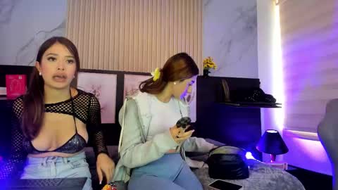 Snapshot of meredith_spencer chatting on 02/25/26, 05:00 meredith_spencer online show from 02/25/26, 05:00