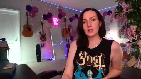 Snapshot of meredithbae chatting on 03/19/26, 01:09 Meredith Bae online show from 03/19/26, 01:09