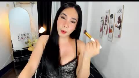 Snapshot of mereselaurelts chatting on 11/02/25, 04:15 MereseLaurelTS online show from 11/02/25, 04:15