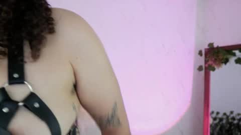 Merida Bell online show from 11/21/25, 10:52