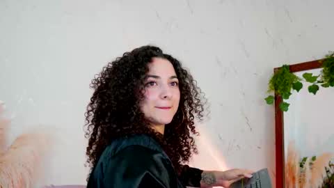 Merida Bell online show from 02/03/26, 12:31