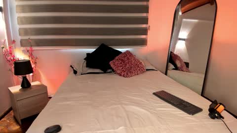 Merida  online show from 12/15/25, 01:04