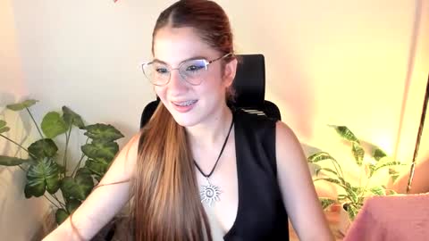 Snapshot of meridaxbrave_ chatting on 09/28/25, 02:28 laura 3 i am independent model online show from 09/28/25, 02:28