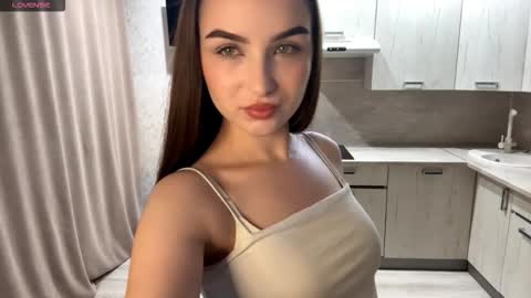 Snapshot of meridethvilca chatting on 10/26/25, 06:03 Rina online show from 10/26/25, 06:03