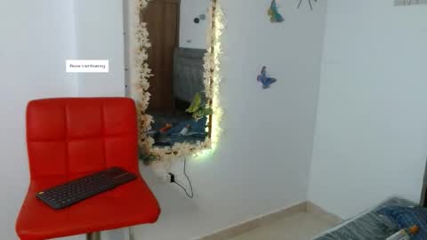 Snapshot of meriilyn_monroe724 chatting on 10/15/25, 02:06 meriilyn_monroe724 online show from 10/15/25, 02:06