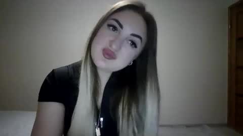 MeriWoulders online show from 04/18/26, 07:58