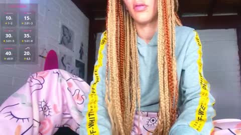 Snapshot of merlinabad chatting on 12/17/24, 08:32 AURORA online show from 12/17/24, 08:32