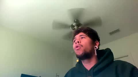 Snapshot of merlinharriss chatting on 02/12/25, 08:40 Merlinz Magic online show from 02/12/25, 08:40