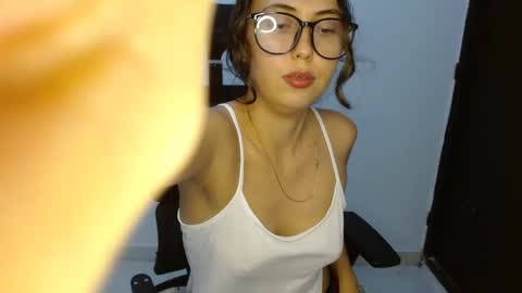 Snapshot of merly_14 chatting on 05/15/26, 03:13 merly_14 online show from 05/15/26, 03:13