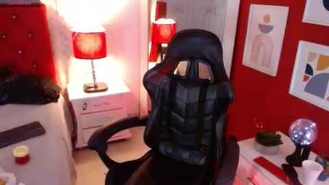 Snapshot of merly_chica chatting on 11/11/25, 01:44 merly online show from 11/11/25, 01:44