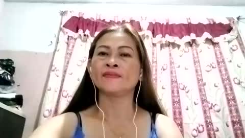 Snapshot of merry_ann123 chatting on 05/20/26, 12:00 merry_ann123 online show from 05/20/26, 12:00