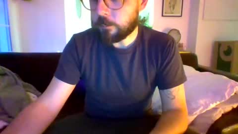 Snapshot of merun9922 chatting on 11/14/25, 04:06 merun9922 online show from 11/14/25, 04:06