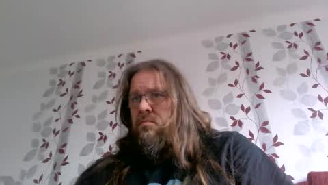 Snapshot of metallbuddy chatting on 01/09/25, 10:31 ask me online show from 01/09/25, 10:31