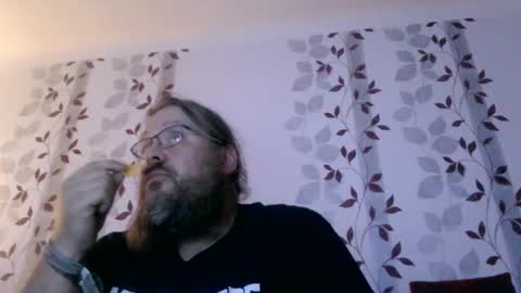 Snapshot of metallbuddy chatting on 10/12/25, 06:40 ask me online show from 10/12/25, 06:40