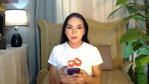 Snapshot of metawinathan chatting on 12/23/25, 05:16 myka online show from 12/23/25, 05:16