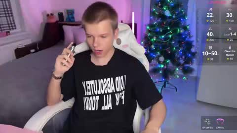 Snapshot of metratok chatting on 12/15/25, 01:37 Arthur online show from 12/15/25, 01:37