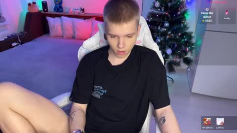 Snapshot of metratok chatting on 12/21/25, 08:21 Arthur online show from 12/21/25, 08:21