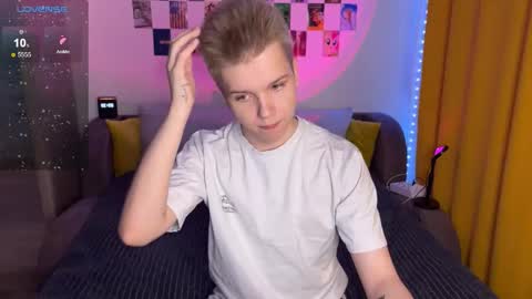 Snapshot of metratok chatting on 01/08/26, 06:37 Arthur online show from 01/08/26, 06:37