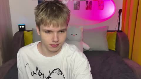 Snapshot of metratok chatting on 03/04/26, 08:04 Arthur online show from 03/04/26, 08:04