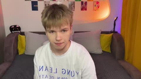 Snapshot of metratok chatting on 03/23/26, 04:22 Arthur online show from 03/23/26, 04:22