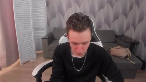 MEVERIK OUSHEN online show from 04/24/26, 01:24