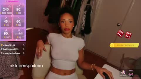 Snapshot of mew2wo chatting on 10/03/25, 04:31 mew2wo online show from 10/03/25, 04:31