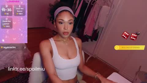 Snapshot of mew2wo chatting on 11/24/25, 07:19 mew2wo online show from 11/24/25, 07:19