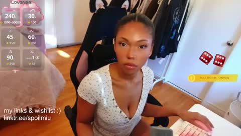 Snapshot of mew2wo chatting on 06/04/26, 12:38 mew2wo online show from 06/04/26, 12:38