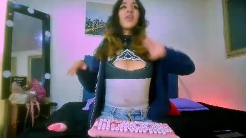 mew_alix online show from 06/18/26, 08:13