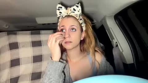 Snapshot of mezzy69 chatting on 01/06/25, 08:35 mezzy69 online show from 01/06/25, 08:35