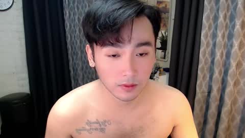 Snapshot of mhikael chatting on 09/14/25, 03:11 Mhikael online show from 09/14/25, 03:11