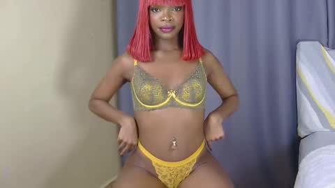 Snapshot of mi_dulcee chatting on 04/07/26, 10:42 mi_dulcee online show from 04/07/26, 10:42