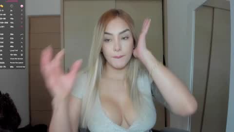 Snapshot of mi_suk1 chatting on 10/14/25, 06:52 mi suk1 online show from 10/14/25, 06:52