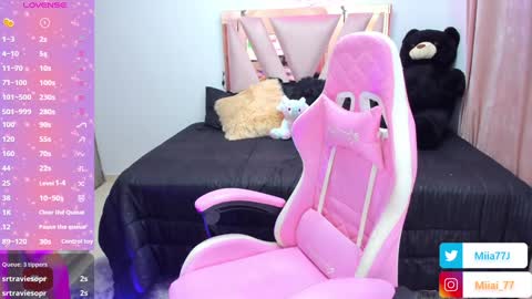 Snapshot of mia77_ chatting on 12/03/24, 02:14 Mia online show from 12/03/24, 02:14