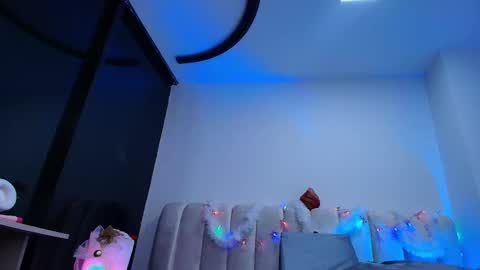 Emi online show from 12/16/25, 07:19