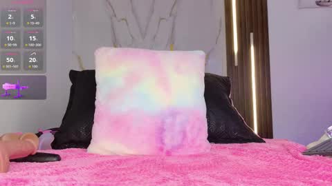 Mia Blonde online show from 10/24/25, 08:38