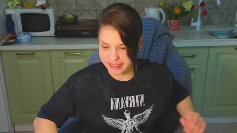 Mia online show from 04/28/26, 02:27