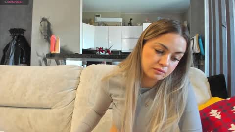 Mia online show from 05/20/26, 02:29