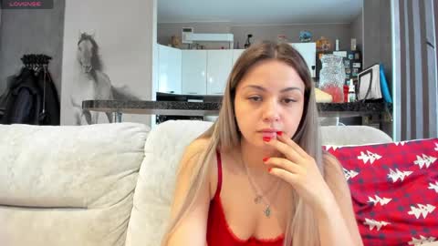 Mia online show from 05/23/26, 06:07