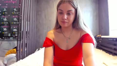 Mia online show from 06/19/26, 03:33