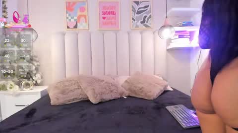mia__bailey_ online show from 05/27/26, 03:03