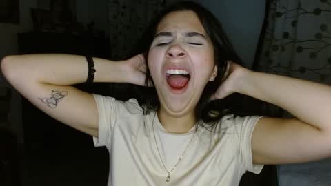 Mia online show from 01/05/25, 12:52