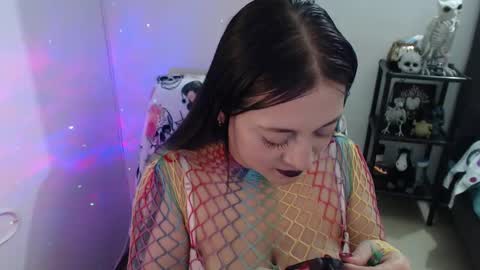 mia online show from 01/31/25, 02:04